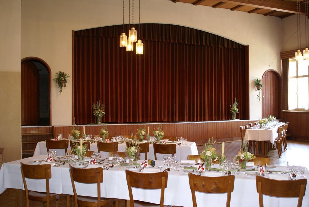 Loewen Guest house